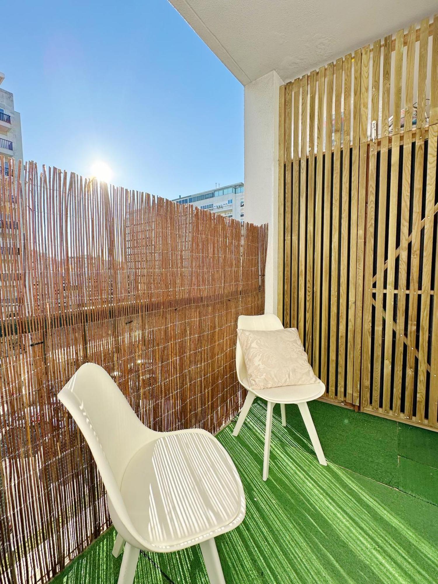 Soar Home I Urban Nest - Near Airport & Green Park Lisbon Luaran gambar