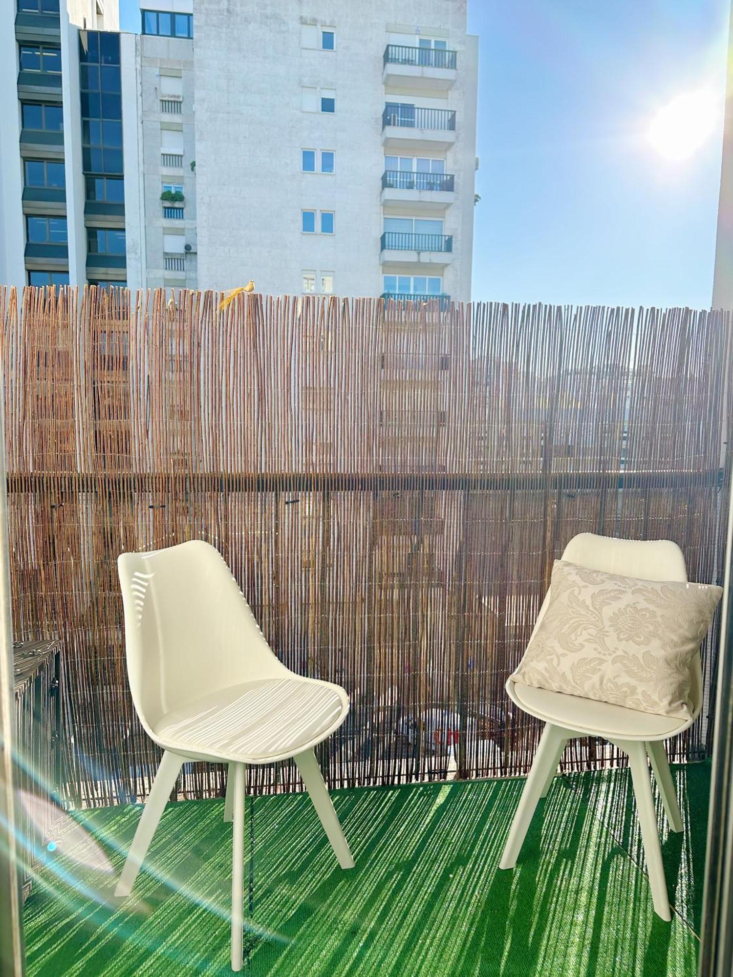 Soar Home I Urban Nest - Near Airport & Green Park Lisbon Luaran gambar
